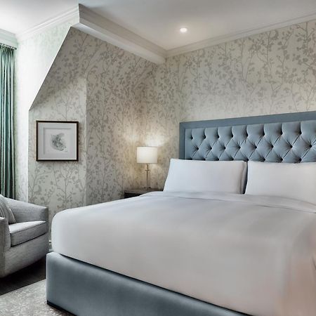Chateau Vaudreuil Extérieur photo A bedroom at the London West Hollywood