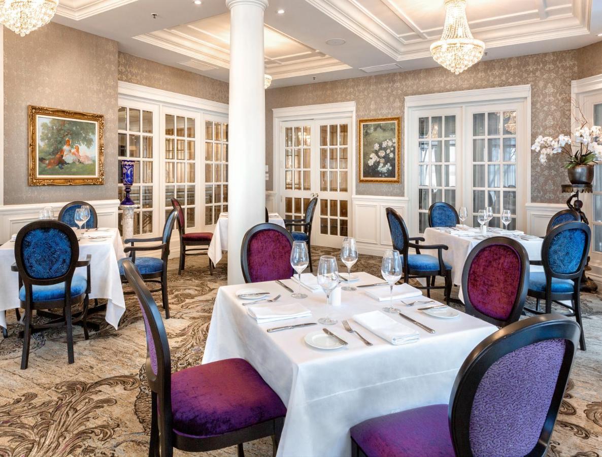 Chateau Vaudreuil Extérieur photo The restaurant