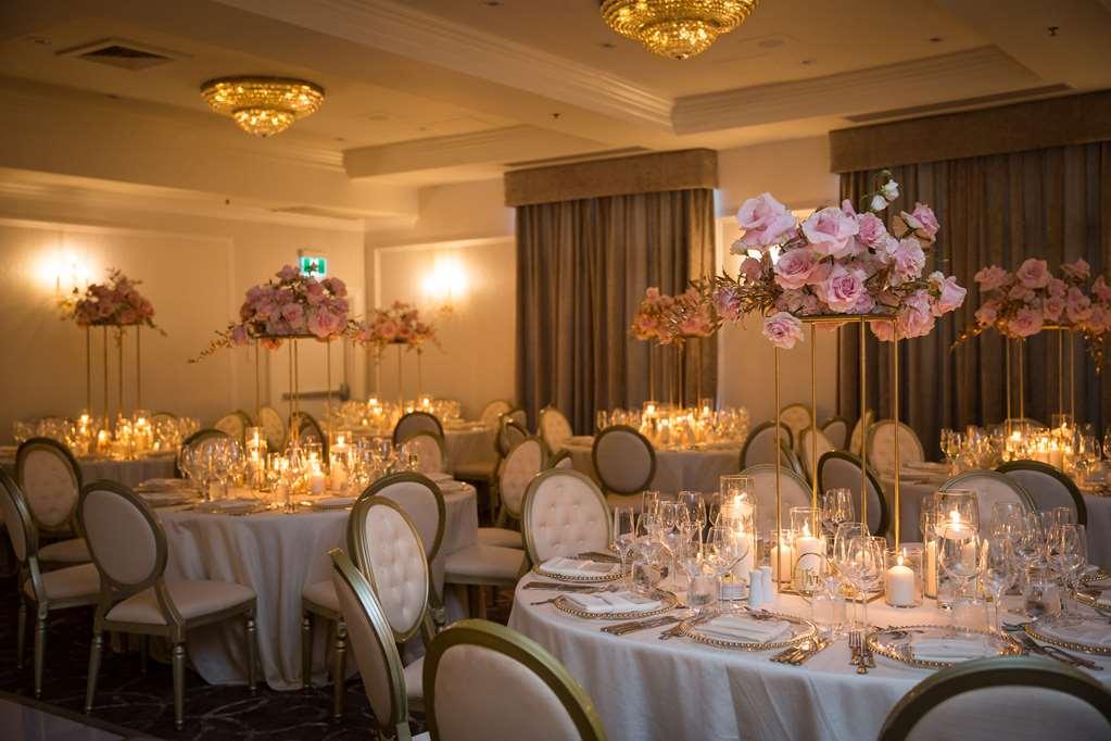 Chateau Vaudreuil Facilités photo The ballroom at the hotel