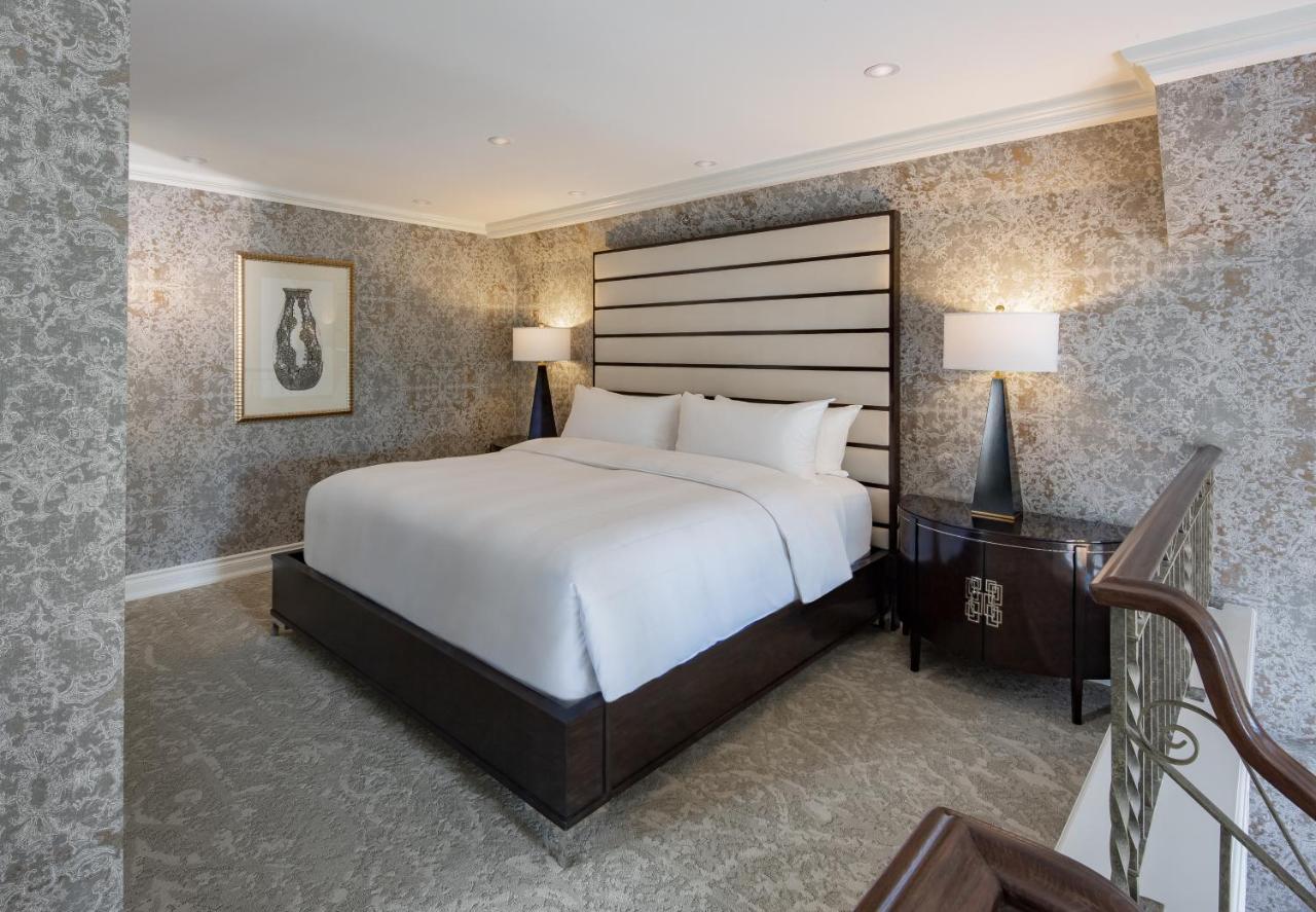 Chateau Vaudreuil Extérieur photo A bedroom at the Four Seasons Hotel