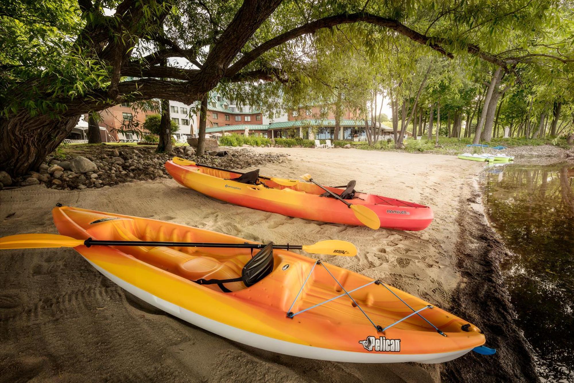 Chateau Vaudreuil Extérieur photo Pelican Kayaks